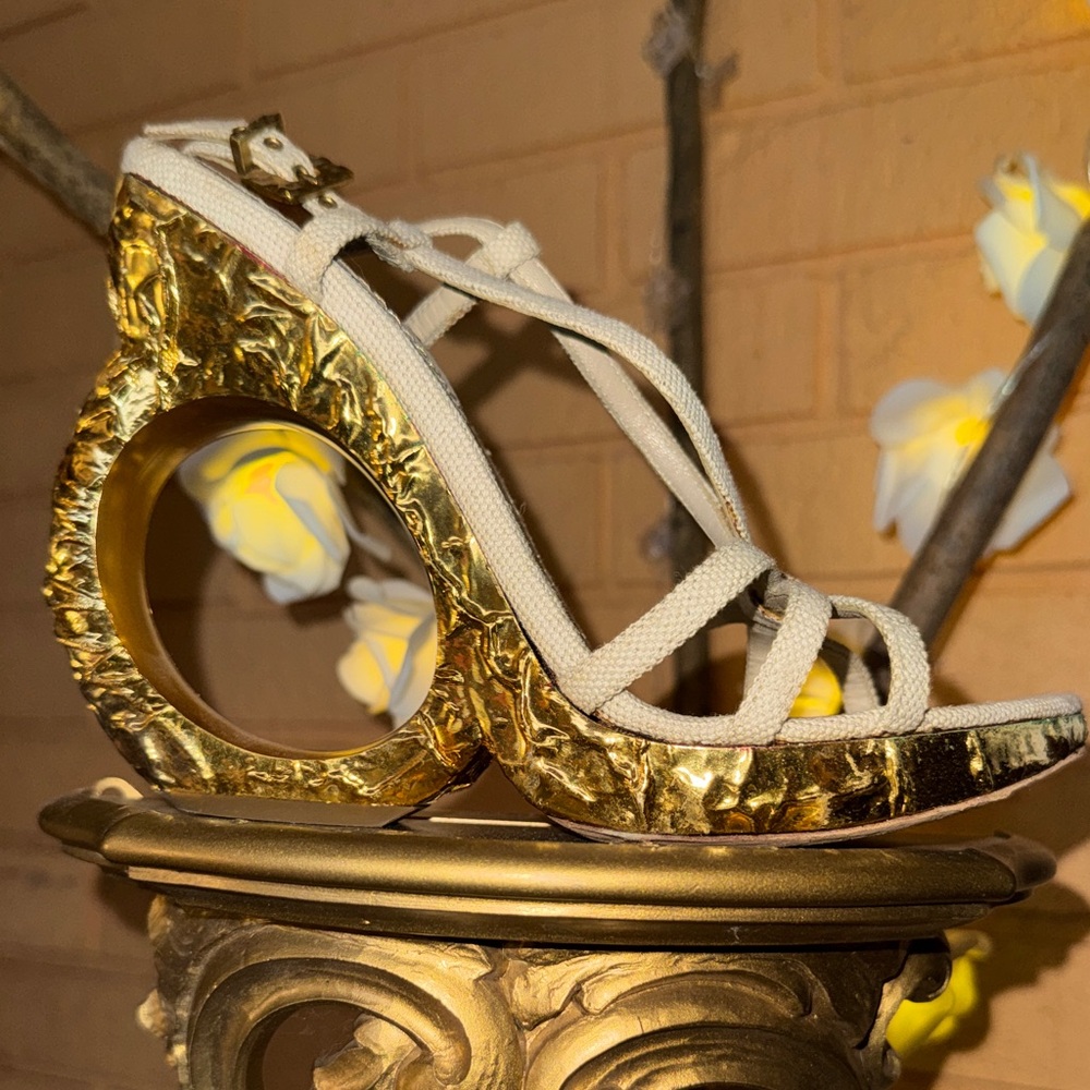 🌟Elegant Gold encrusted heel sandals - Picture 3 of 15
